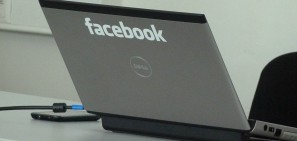facebook-laptop-logo